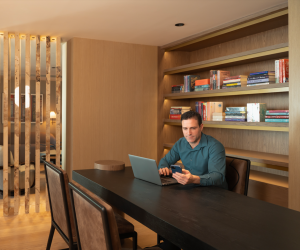 El Hotel Indigo Lima Miraflores cuenta con 76 habitaciones, incluidas 10 suites. Foto ocrtesía