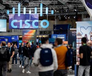 CEO de Cisco: Demanda de IA está impulsando a la industria hacia un 'superciclo de redes'
