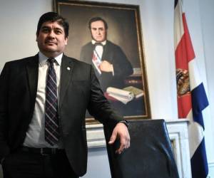 Presidente de Costa Rica espera que su sucesor ‘no eche para atrás’ sus avances