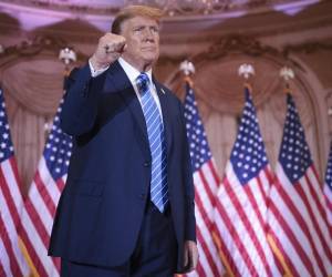 Piden a Donald Trump, una reforma migratoria que mejore la economía proporcionando estatus legal para los migrantes “que respetan la ley”. Foto de EFE