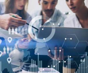 La inteligencia de habilidades significa usar inteligencia artificial y aprendizaje automático para recopilar, analizar y transformar datos sobre la fuerza laboral en información útil y accionable. Foto de Pinkypills / Getty Images/iStockphoto