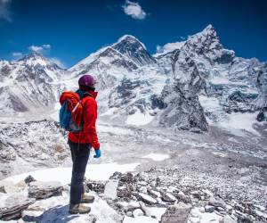 Nepal ordena limitar permisos de escalada al Everest