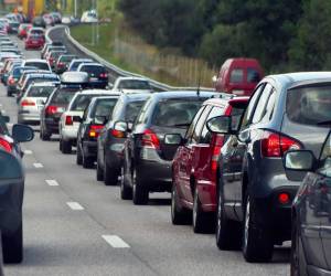 ¿Más carreteras son una solución sostenible para resolver el congestionamiento vial?