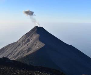 Volcán de Fuego: ceniza se desplaza sobre varios departamentos de Guatemala