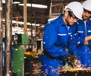 <i>El Banco Mundial estima que las pequeñas y medianas empresas constituyen cerca del 90 % del total de negocios y generan más de la mitad del empleo mundial. Foto de iStock</i>