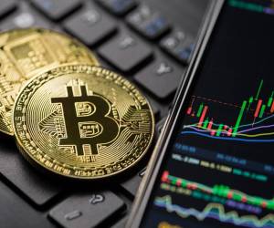 Según datos compartidos por el presidente Nayib Bukele, El Salvador ha gastado unos US$291,7 millones para la compra de las criptomonedas y acumula ganancias no concretadas por casi US$400 millones. Foto de iStock