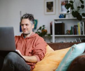 <i>En el periodo del 2022 y 2024, las autoridades de la Dirección de Migración y Extranjería aprobaron un total de 589 visas como nómadas digitales, de las 683 solicitudes recibidas. Foto de iStock</i>