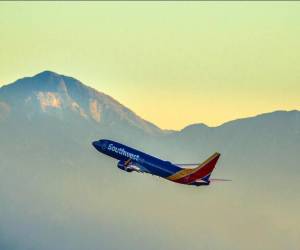 Los asistentes de vuelo de Southwest obtendrían aumentos salariales del 36%