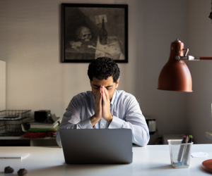 <i>Según especialistas en recursos humanos, existen señales tempranas que pueden advertir cuando una empresa se prepara para un despido masivo, aunque muchas veces pasen desapercibidas. Foto de iStock</i>