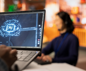 <i>Uno de los grandes retos para la educación superior es preparar a los estudiantes para trabajar con inteligencia artificial. Foto de iStock</i>