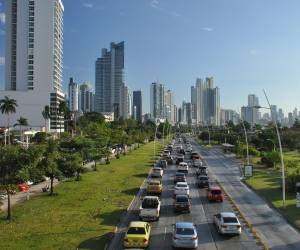 <i>Se estima que unas 83,949 personas que dejaron de encontrarse en pobreza multidimensional en Panamá. Foto de iStock</i>