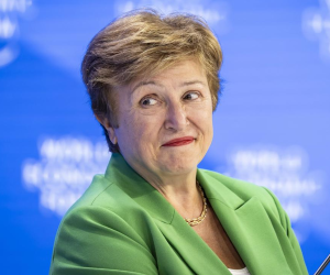 <i>La directora gerente del Fondo Monetario Internacional, Kristalina Georgieva, subrayó que si la guerra en Irán persiste y la inflación continúa escalando a nivel global todo el mundo debe prepararse para encarar tiempos difíciles. Foto de EFE</i>
