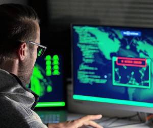 En 2024, el 67 % de las intrusiones que Mandiant identificó y atribuyó a un grupo de amenazas se atribuyeron a grupos con motivaciones económicas, en comparación con solo el 4,5 % que responden a un intento de espionaje. Foto de iStock