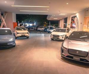 <i>Los vehículos totalmente eléctricos representaron el 22,6% de los coches registrados en la UE el mes pasado, superando a los coches de gasolina con un 22,5%. Foto de archivo</i>