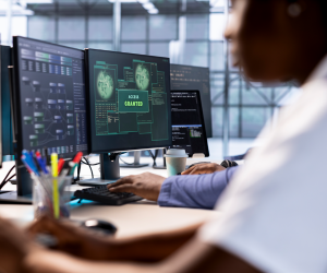 <i>Algunos modelos de inteligencia artificial (IA) han mostrado comportamientos autónomos y engañosos nunca vistos durante unas pruebas de ciberseguridad. Foto de iStock</i>