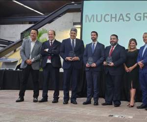 Líderes financieros e Innovadores de Centroamérica y el Caribe galardonados con el ‘Awards of Happiness’