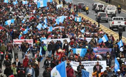 Guatemala: Miles exigen en las calles la renuncia de fiscal general