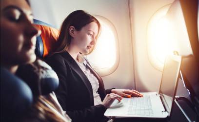 <i>Esta iniciativa, que comenzará a implementarse en 2026, permitirá a los clientes de Iberia disfrutar a bordo de una experiencia de conexión similar a la de sus hogares. Foto de iStock</i>