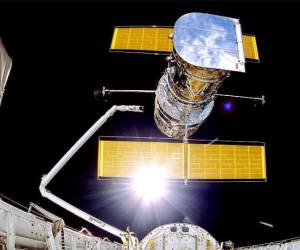 NASA y SpaceX estudian prolongar vida útil del telescopio espacial Hubble