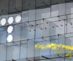 <i>Claro también solicitó al Enacom que los permisos de uso de espectro de bandas para comunicaciones móviles sean excluidos de la compraventa dado que Telecom Argentina ya cuenta con el máximo de acumulación de espectro de estas bandas. FOTO TELEFONICA ARGENTINA</i>