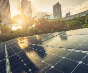 Los propietarios de viviendas, las empresas y los electricistas toman medidas para implementar sistemas de energía de respaldo para proteger dispositivos, equipos y sistemas críticos. Foto cortesía