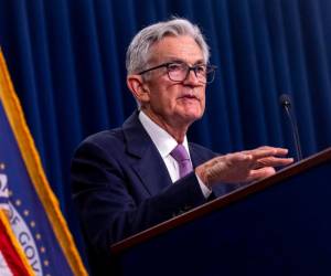 El presidente de la Fed, Jerome Powell, dice que en general, la economía estadounidense continúa sólida. Foto de EFE/EPA/SHAWN THEW