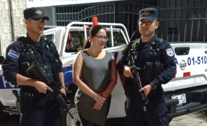 Ruth López, encargada del área Anticorrupción de la organización Cristosal, fue detenida la noche del domingo bajo acusaciones de peculado. Foto cortesía