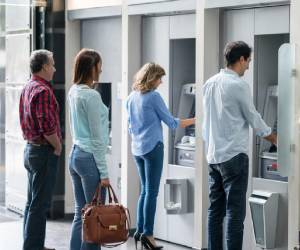 <i>En Guatemala, el liderazgo en percepción de servicio quedó concentrado en los bancos tradicionales de mayor tamaño y presencia nacional. Foto de iStock</i>