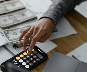 <i>Aunque la fórmula de cálculo no varía entre sectores, sí existen diferencias en la logística de pago del aguinaldo. Foto de iStock</i>