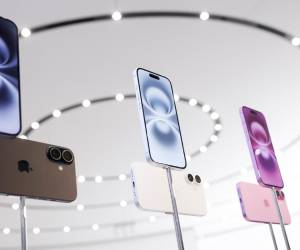 <i>El fabricante del iPhone anticipó la semana pasada un fuerte crecimiento de las ventas, impulsado por la demanda de sus modelos iPhone 17. Foto de EFE</i>