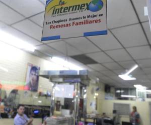 En Estados Unidos hay una propuesta de ley que busca aplicar un impuesto a las remesas familiares, y que aún tiene pendiente varias etapas de aprobación. Foto de EFE