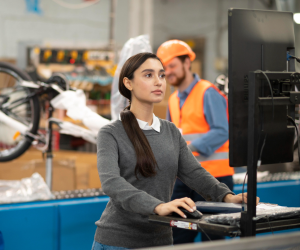 <i>El conflicto en Irán está aumentando aún más el riesgo para las corporaciones no financieras latinoamericanas, según Fitch Ratings. Foto de iStock</i>
