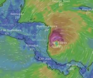 Nicaragua se prepara para el impacto de Huracán Julia