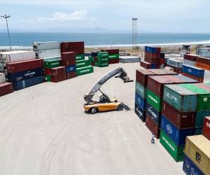 <i>Entre sus principales recomendaciones a Costa Rica destacan ampliar la red de acuerdos comerciales, fortalecer la infraestructura logística, modernizar la formación técnica y STEM. Foto de archivo</i>