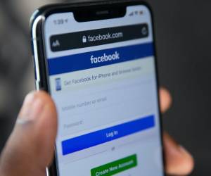 <i>Meta lanzó un nuevo programa dirigido a atraer a creadores destacados de TikTok y YouTube hacia Facebook. Foto de EFE</i>
