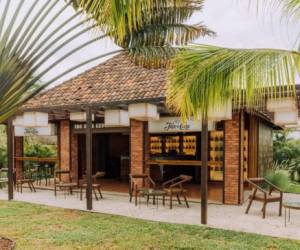 Rum Bar es un nuevo concepto de bar que se encuentra en el JW Marriott Guanacaste Resort & Spa. La idea nace luego de una alianza con Flor de Caña. Foto Marco Gago, Content Lab