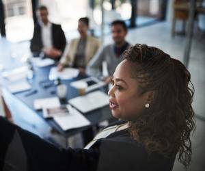 Estudio: Un 70 % de los gerentes no tienen capacitación para liderar un equipo híbrido