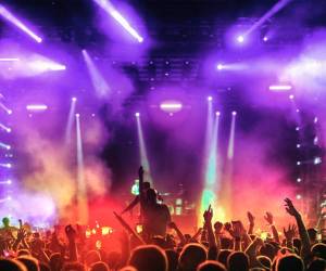 <i>Las autoridades de Costa Rica detuvieron a dos productores de conciertos como sospechosos de lavar dinero proveniente de una red del narcotráfico. Foto de iStock</i>