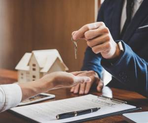 <i>La asequibilidad de la vivienda (relación entre precio e ingreso) sigue siendo un desafío estructural pues muchos hogares continúan destinando proporciones elevadas de su ingreso al pago de vivienda. Foto de iStock</i>