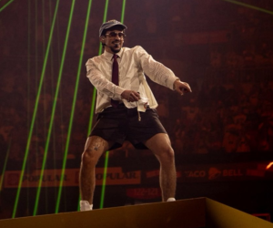 Los 30 conciertos de Bad Bunny están generando efectos económicos medibles que trascienden las puertas del recinto y benefician a la actividad comercial de la isla. Foto de cortesía