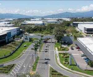 Costa Rica cuenta con cerca de 600 compañías que generan casi 300.000 empleos entre directos e indirectos. Foto de archivo