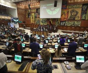 Ecuador sube el IVA a 13 % para financiar su lucha contra el narcotráfico