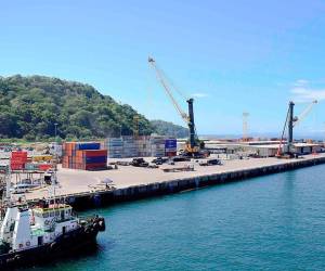 La balanza comercial de bienes de Costa Rica reporta un déficit de US$817 millones. Foto de archivo