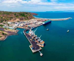 <i>Casi la mitad de las empresas que utilizan Puerto Caldera ya ha debido mover su carga por otras rutas, lo que evidencia sobrecostos logísticos. Foto de cortesía</i>