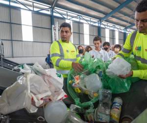 Empresa en Costa Rica transforma desechos plásticos en productos para la construcción