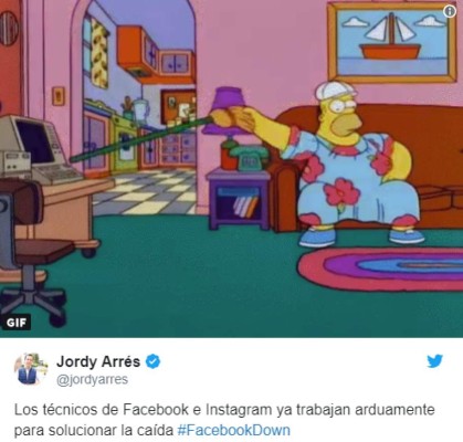 Usuarios se desahogan en memes por caída de WhatsApp, Instagram y Facebook