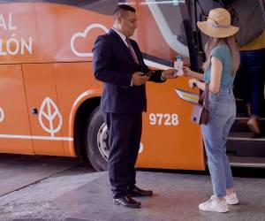 <i>En 2025, El Salvador recibió 4,1 millones de visitantes internacionales siendo el país más visitado de la región. Foto de iStock</i>