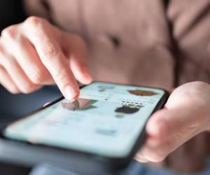 Hay diferentes escenarios en los que se realizan compras en Internet, es por lo que se alerta sobre las formas de fraude más usadas, y cómo evitar ser víctima de estos engaños. Foto de iStock