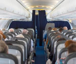 <i>WestJet dijo que la mitad de los pasajeros que probaron los nuevos asientos prefirieron la reclinación fija para evitar que otros invadieran su espacio. Foto de iStock</i>