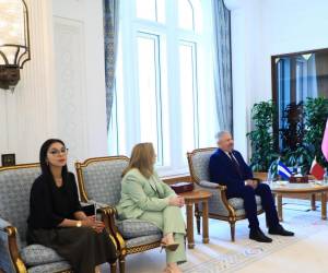 <i>El canciller hondureño llegó a Doha en el contexto de una gira que le llevó también a China y la India. POR CANCILLERIA HONDURAS</i>
